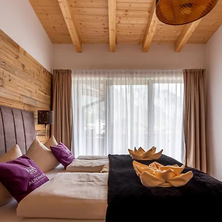 Alpennest - Mountain Hideaway In 3*