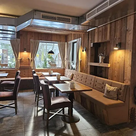 Hotel Alpennest - Mountain Hideaway In