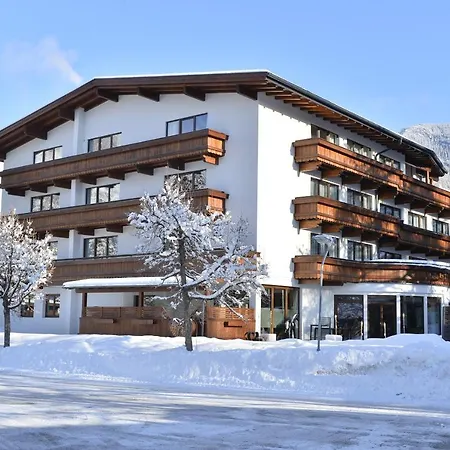 Alpennest - Mountain Hideaway In