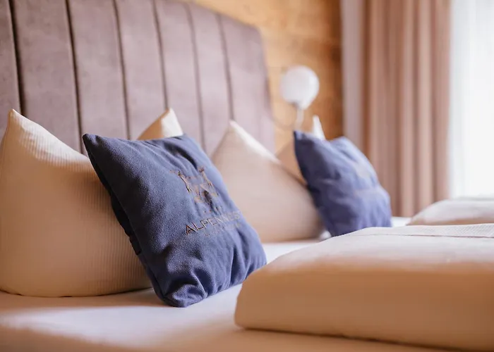 Alpennest 酒店 洛伊塔施