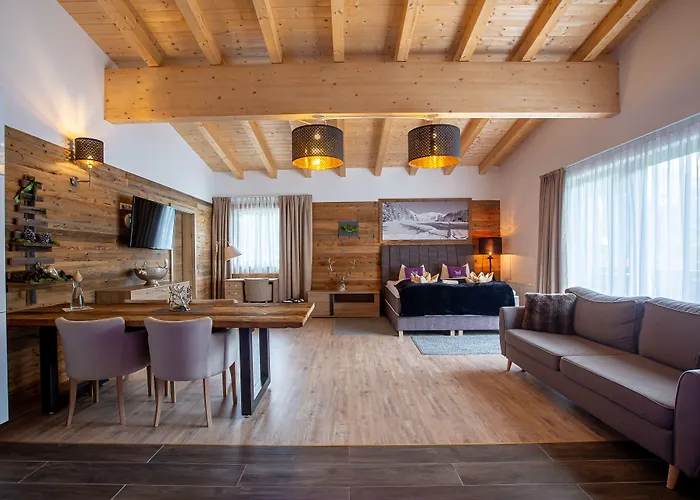 Alpennest 酒店 洛伊塔施