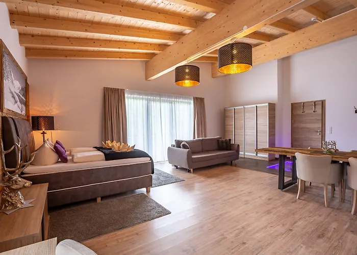 Alpennest 酒店 洛伊塔施