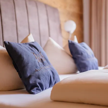 Alpennest 酒店 洛伊塔施